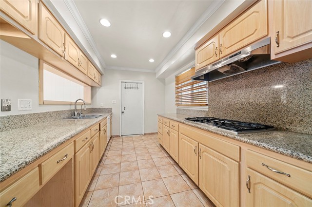 Detail Gallery Image 7 of 29 For 1760 S Sunrise Dr, Monterey Park,  CA 91754 - 4 Beds | 3 Baths