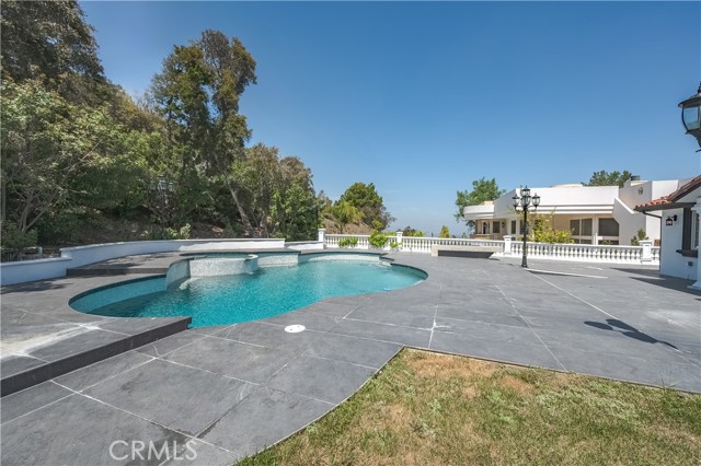 3856 Vista Linda Drive, Encino CA: https://media.crmls.org/medias/4984c2f7-97f1-4904-9bc5-59e58eb40679.jpg