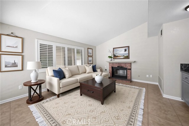 Detail Gallery Image 10 of 27 For 43007 Pearlwood Dr, Lancaster,  CA 93536 - 4 Beds | 4 Baths