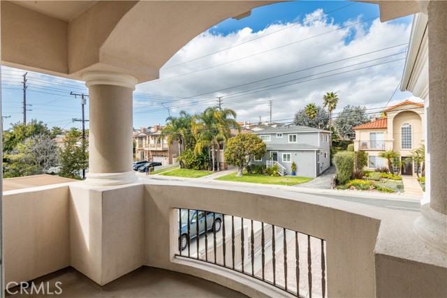 2106 Marshallfield Lane, Redondo Beach, California 90278, 4 Bedrooms Bedrooms, ,2 BathroomsBathrooms,Residential,Sold,Marshallfield,PV23026628