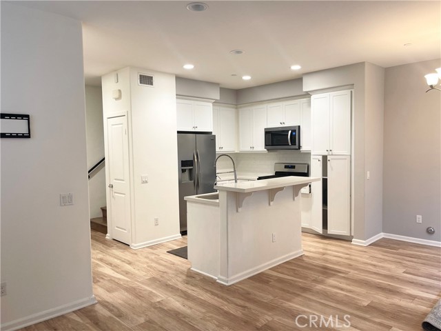Detail Gallery Image 29 of 30 For 10361 Diamond Way, Pacoima,  CA 91331 - 4 Beds | 3 Baths