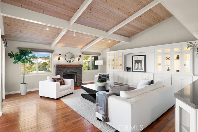 19 Coraltree Lane, Rolling Hills Estates CA: https://media.crmls.org/medias/49858da8-5a3d-4317-9bd0-a0b9704379b4.jpg