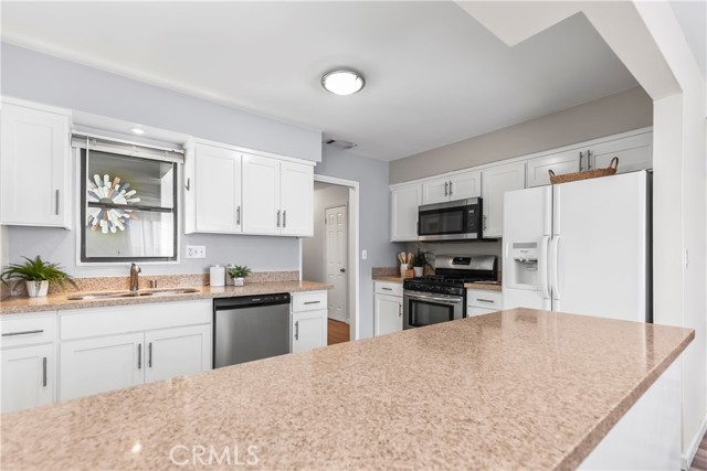 Detail Gallery Image 13 of 41 For 9006 Haveteur Way, San Diego,  CA 92123 - 3 Beds | 2 Baths