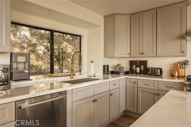 201 Grizzly, Lake Arrowhead, CA 92352