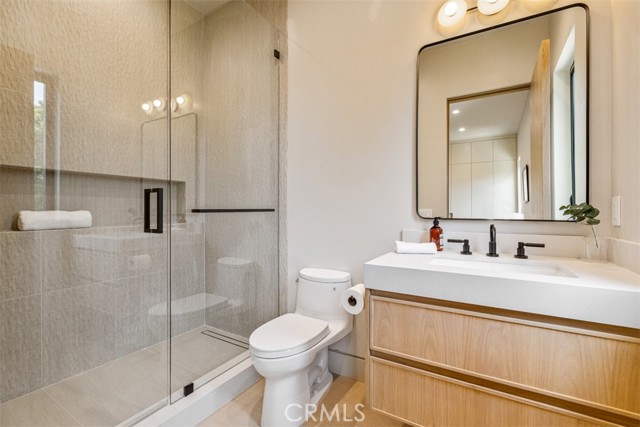 Detail Gallery Image 51 of 75 For 20441 Robert Pl, Woodland Hills,  CA 91364 - 5 Beds | 6/1 Baths