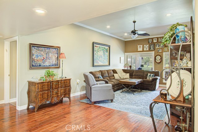 5521 Via La Mesa, Laguna Woods CA: https://media.crmls.org/medias/49879828-45ef-4f13-9d6a-f0d14f0fb423.jpg