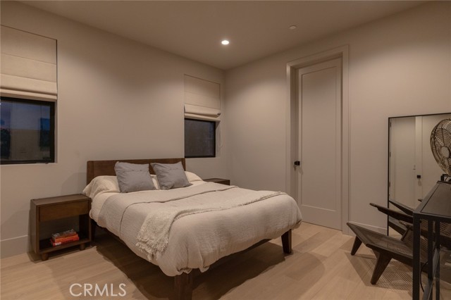 Detail Gallery Image 34 of 57 For 2212 Cliff Dr, Newport Beach,  CA 92663 - 5 Beds | 5/1 Baths