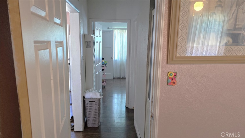 https://media.crmls.org/medias/4989880f-7239-4adb-b097-386eb6cbc15e.jpg?preset=X-Large
