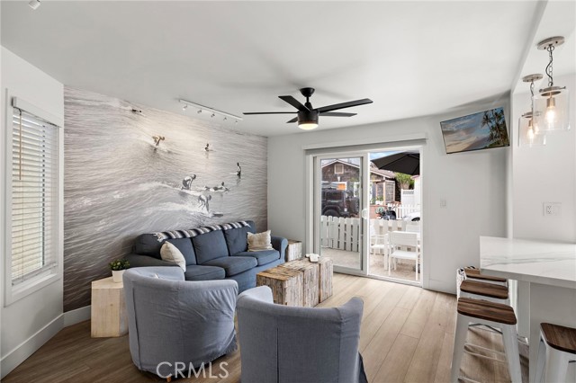 207 40th Street, Newport Beach CA: https://media.crmls.org/medias/4989afdd-59f2-4aeb-b90b-3d505a7bcd94.jpg