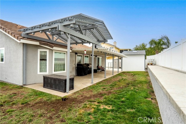 7483 Catalpa Avenue, Highland CA: https://media.crmls.org/medias/498a4b64-b461-4abe-939d-620e12b83e8d.jpg