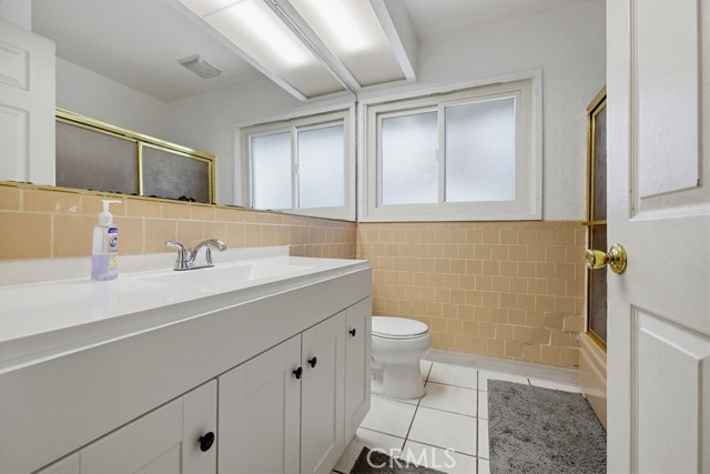 Detail Gallery Image 27 of 35 For 1934 S Robert Ln, Anaheim,  CA 92802 - 5 Beds | 4 Baths