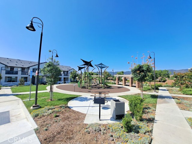 Detail Gallery Image 4 of 32 For 41987 Isadora #1402,  Murrieta,  CA 92562 - 2 Beds | 2/1 Baths