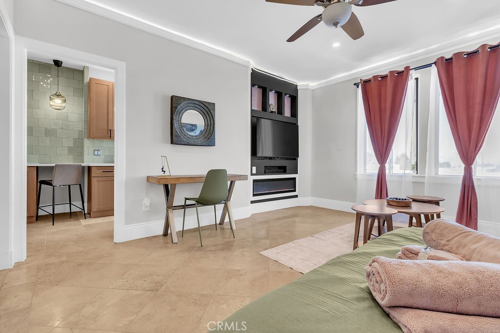 315 W 3rd #512
