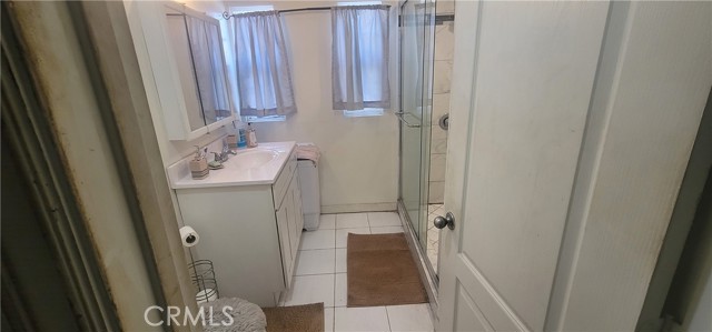 Detail Gallery Image 7 of 11 For 2912 W 30th, Los Angeles,  CA 90018 - 2 Beds | 2 Baths