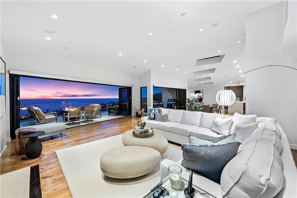 498bb12d 6bed 4f16 B67c 5402eac05cbb