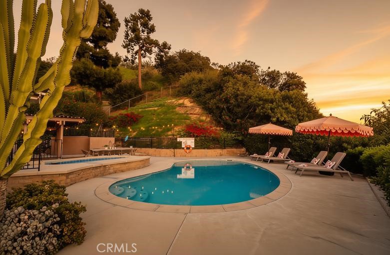 https://media.crmls.org/medias/498c57de-e4a6-4625-a855-a4dce1a61b80.jpg?preset=X-Large