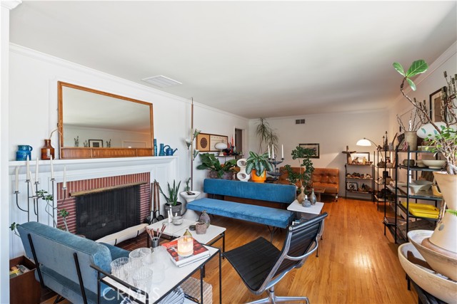 1105 W Highland Avenue, Redlands CA: https://media.crmls.org/medias/498cadb2-e10b-4a21-bee8-0621cecd13c5.jpg