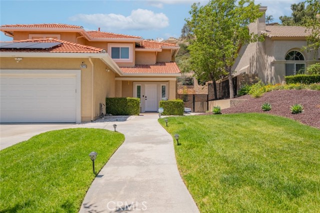 Detail Gallery Image 2 of 30 For 29231 Mammoth Ln, Canyon Country,  CA 91387 - 3 Beds | 3 Baths