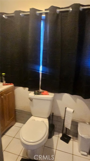 Detail Gallery Image 16 of 34 For 2313 Downie Pl, Santa Ana,  CA 92706 - 4 Beds | 2 Baths