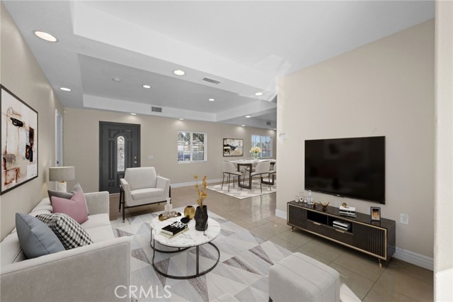 Detail Gallery Image 10 of 64 For 2057 Bush, Santa Ana,  CA 92706 - 4 Beds | 3 Baths