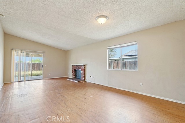 Detail Gallery Image 4 of 29 For 279 Cavendish, Hemet,  CA 92545 - 3 Beds | 2 Baths