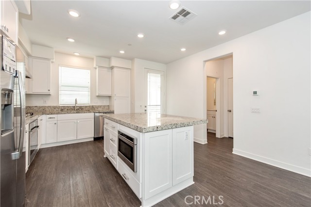 Detail Gallery Image 6 of 42 For 371 Bellver, Lake Forest,  CA 92630 - 3 Beds | 3/1 Baths