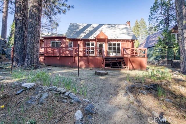 Detail Gallery Image 2 of 38 For 41391 Musick Dr, Shaver Lake,  CA 93664 - 2 Beds | 1 Baths