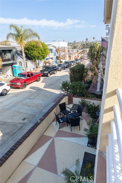 Detail Gallery Image 36 of 40 For 416 30th St, Hermosa Beach,  CA 90254 - 3 Beds | 2/1 Baths