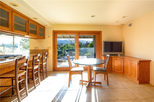 4 Aurora Drive, Rolling Hills Estates, California 90274, 3 Bedrooms Bedrooms, ,2 BathroomsBathrooms,Residential,Sold,Aurora,PV22014268