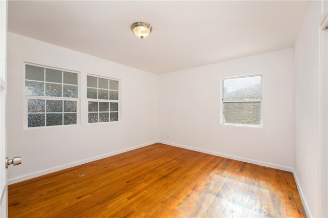 6059 Vantage Avenue, Valley Glen CA: https://media.crmls.org/medias/4990d7bc-c465-4cb2-bc01-a25bd28f6054.jpg