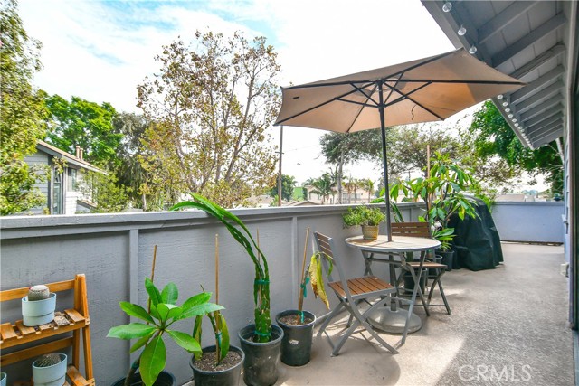 887 W 34th, Long Beach CA: https://media.crmls.org/medias/4990f902-aef3-45f4-9968-080ca26a6865.jpg