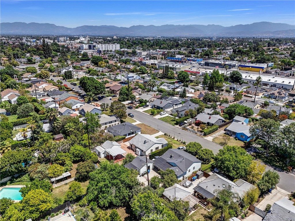 https://media.crmls.org/medias/4991286a-1099-44d5-9a4a-d9650ea4b94a.jpg?preset=X-Large