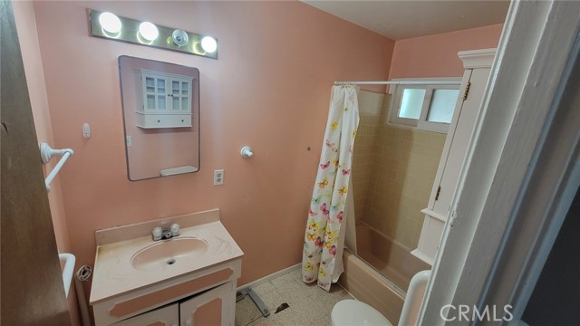 Detail Gallery Image 9 of 10 For 6520 Debs Ave, West Hills,  CA 91307 - 3 Beds | 1/1 Baths