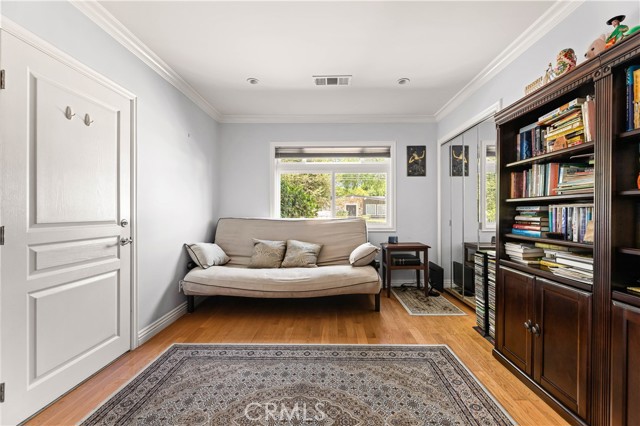 4811 Heaven Avenue, Woodland Hills CA: https://media.crmls.org/medias/49945279-781a-4c49-93bc-f20521d7a6c7.jpg