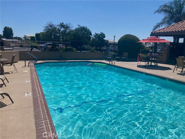 10210 Baseline, Alta Loma CA: https://media.crmls.org/medias/4994caad-960e-4cc8-be43-5bfd01410164.jpg