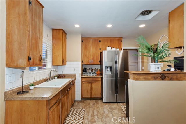 Detail Gallery Image 9 of 22 For 16090 Cajon St, Hesperia,  CA 92345 - 4 Beds | 2 Baths