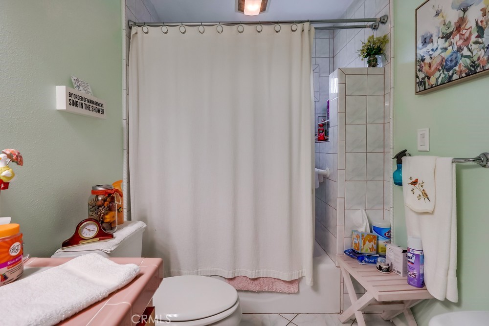 https://media.crmls.org/medias/499568c2-f821-4baf-a0db-46d5e80412b3.jpg?preset=X-Large