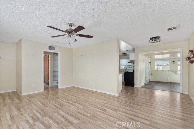 Detail Gallery Image 8 of 40 For 890 S Inez St. St, Hemet,  CA 92543 - 2 Beds | 2 Baths