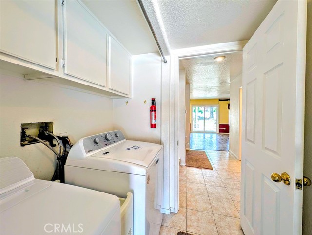 7754 Fox Tail Court, Highland CA: https://media.crmls.org/medias/4996017f-b2c8-4110-9007-3ea7d345a6ce.jpg