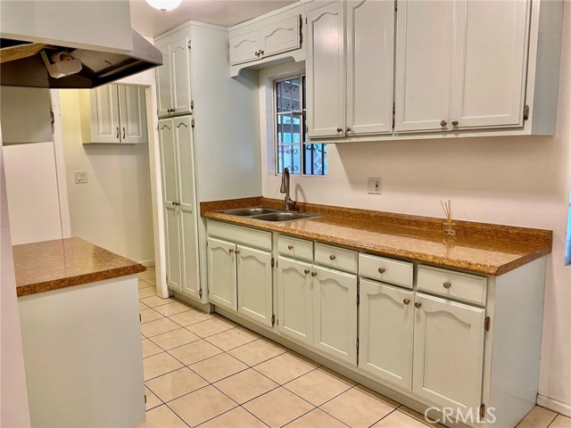 1202 East Acacia Avenue photo 6
