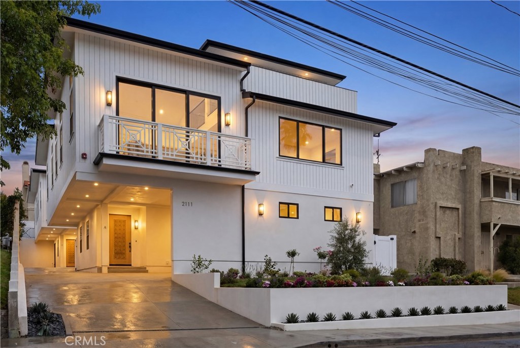 2111 Clark #B