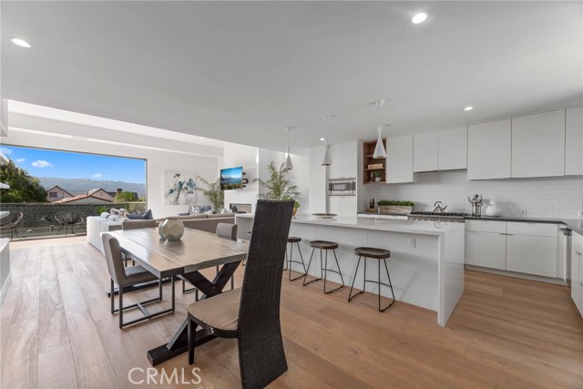 928 Juanita Avenue, Redondo Beach, California 90277, 4 Bedrooms Bedrooms, ,1 BathroomBathrooms,Residential,Sold,Juanita,SB21120693