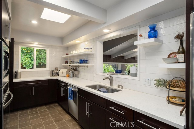 Detail Gallery Image 17 of 39 For 1264 W Celeste, Fresno,  CA 93711 - 4 Beds | 3 Baths