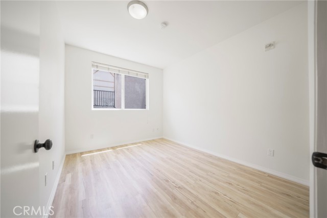 13941 Sherman Way, Van Nuys CA: https://media.crmls.org/medias/49997bfc-10d6-472e-a3d0-411e96e51422.jpg