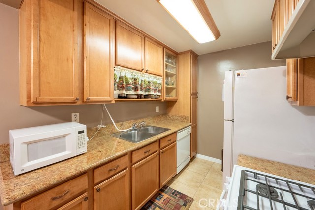 Detail Gallery Image 6 of 14 For 1430 W Lambert Rd #407,  La Habra,  CA 90731 - 2 Beds | 1 Baths