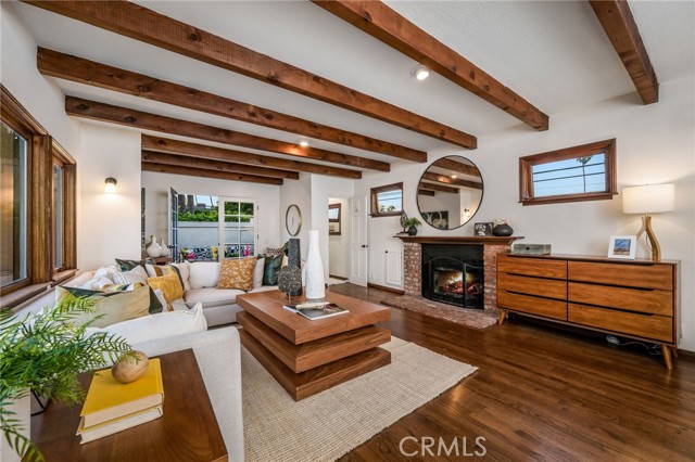 227 Ximeno Avenue, Long Beach CA: https://media.crmls.org/medias/4999ef50-240e-45d8-af29-eab74380f74d.jpg
