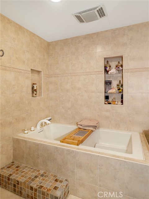 Detail Gallery Image 20 of 30 For 531 N Rossmore Ave #202,  Los Angeles,  CA 90004 - 2 Beds | 2 Baths