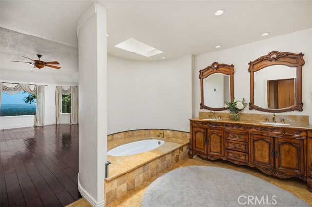 6150 E West View Drive, Orange CA: https://media.crmls.org/medias/499a7a03-8fcf-4f38-9714-125c1dadefe4.jpg