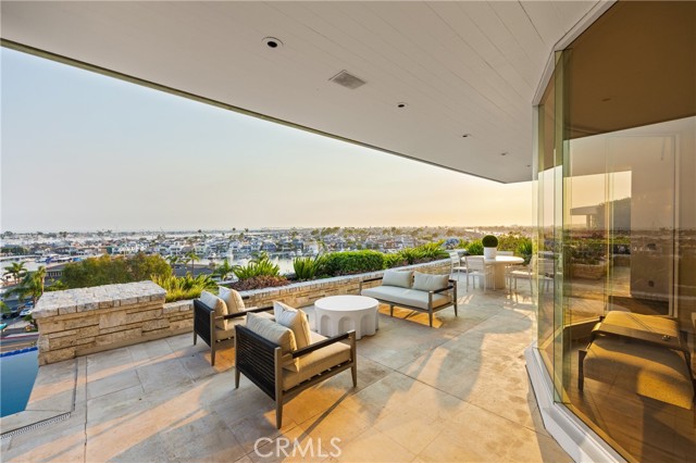 1535 Dolphin Terrace, Corona del Mar CA: https://media.crmls.org/medias/499b556e-c2e3-4688-8c8a-6b0d2db63494.jpg