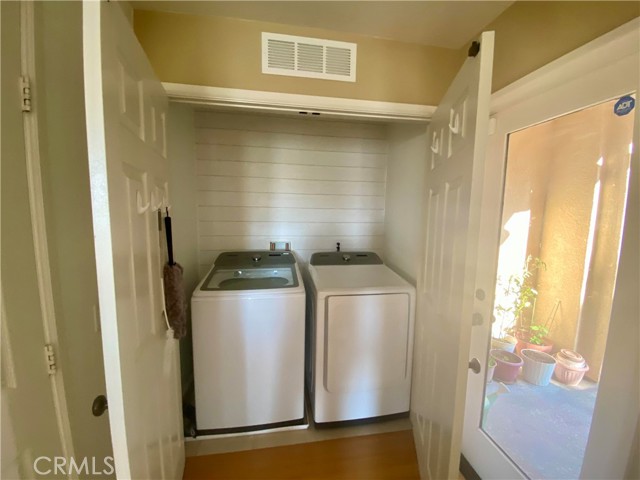 Detail Gallery Image 9 of 33 For 4440 Owens St #106,  Corona,  CA 92883 - 3 Beds | 2/1 Baths